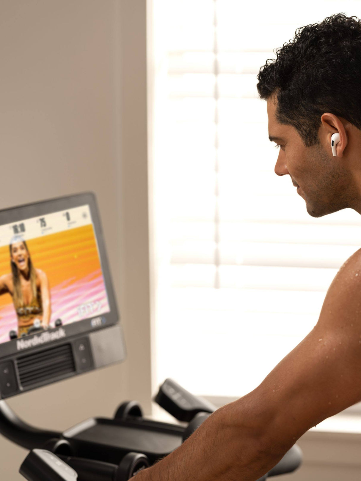 NordicTrack Commercial S15i Studio Cycle